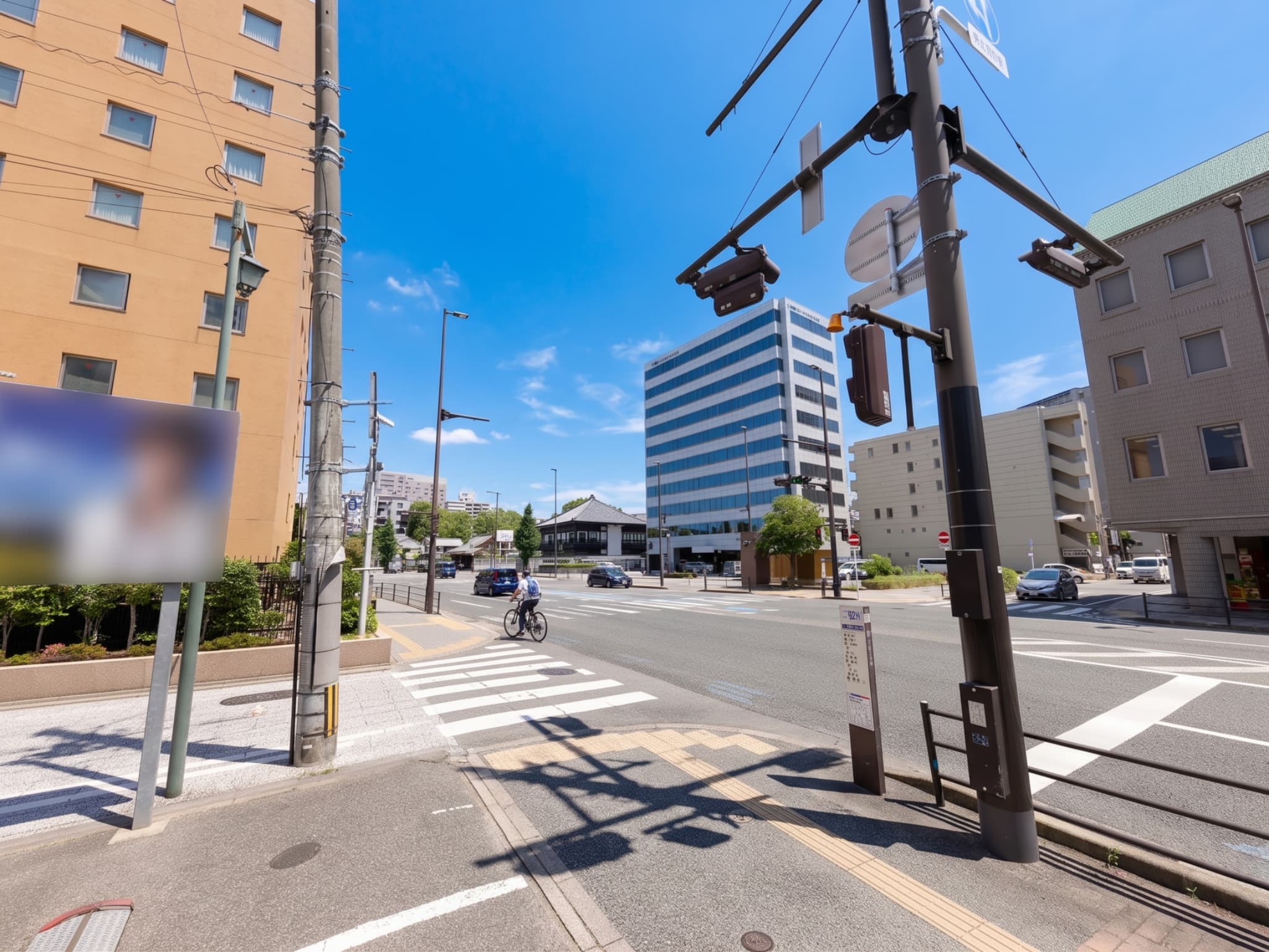 県道43号線を進み、左折して御供所通りへ